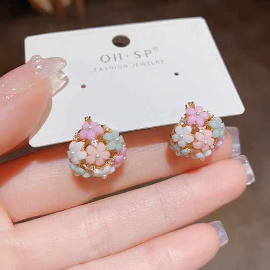 Fresh And Fashionable Zircon Pearl Flower Earrings - Daebak