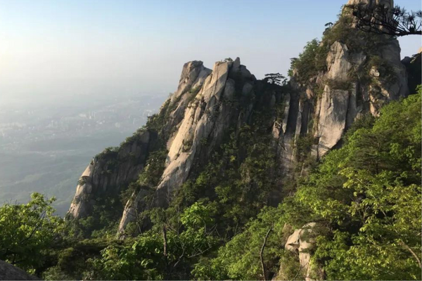 ソウルの壮観なハイキングを公開: 適度な驚異から高みへ