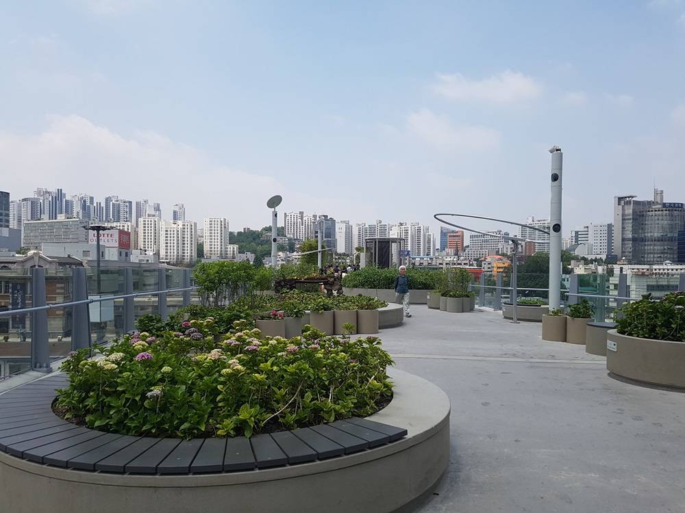 A Garden Above the Streets of Seoul: Seoullo 7017 - Daebak