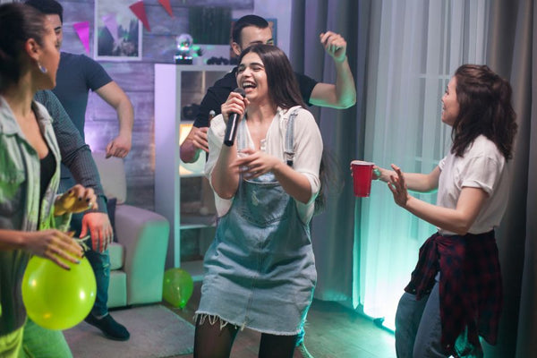 16 meilleures chansons de karaoke KPOP pour votre première expérience «Noraebang»