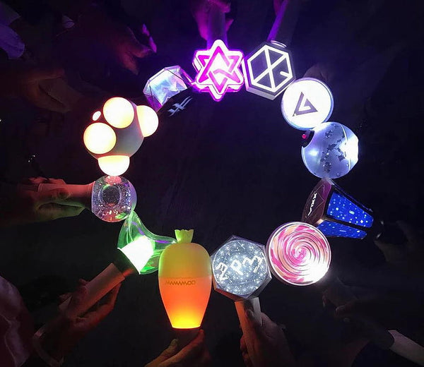 Vielfalt im Rampenlicht: Können Sie feststellen, welche K-Pop-Gruppe inklusive Lichtstände bietet?