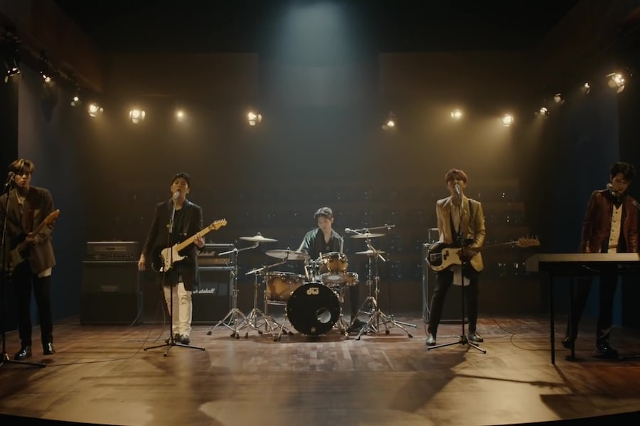 Entropy: A Look into Sweet Chaos with DAY6 - Daebak