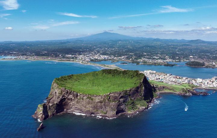 Jeju Island Travel Guide - Daebak
