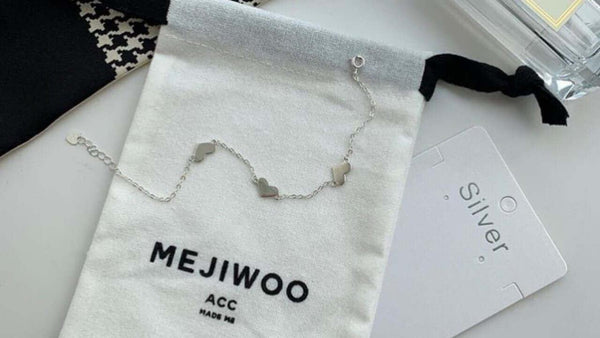 Jung Ji Woo: ملابس Mejiwoo