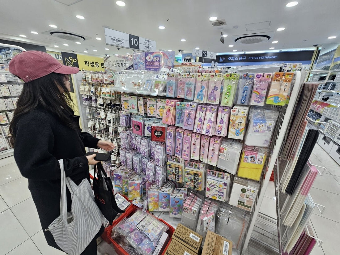 Korean Photocard Culture: Inside the K-pop Fan Collecting Craze - Daebak