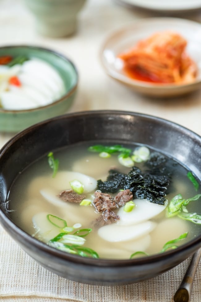 Korean Tteokguk: Korea's Lunar New Year Rice Cake Soup Tradition - Daebak