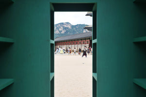 Gyeongbokgung Palace historic Joseon Dynasty royal grounds and traditional Korean architecture in Seoul