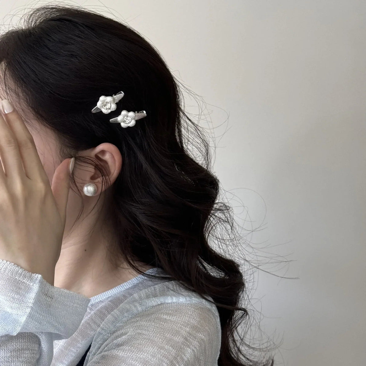 2pcs Sweet Fashion Korean Style Pearl Flower Clip Womens Bangs Clip Elegant Designed Duckbill Hair Rhinestone Accessory Pair Set - Daebak