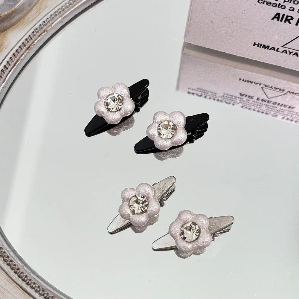 2pcs Sweet Fashion Korean Style Pearl Flower Clip Womens Bangs Clip Elegant Designed Duckbill Hair Rhinestone Accessory Pair Set - Daebak