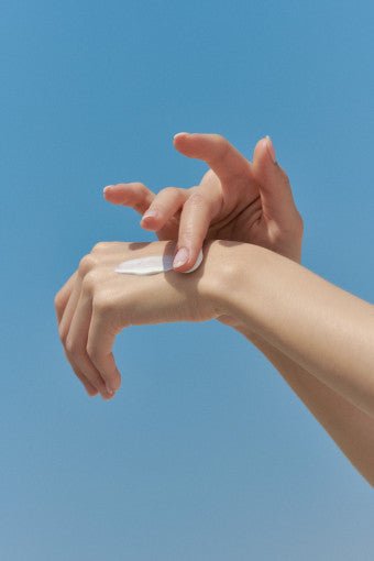 celimax Oil Control Light Sunscreen SPF50+ PA++++ 40ml - Daebak