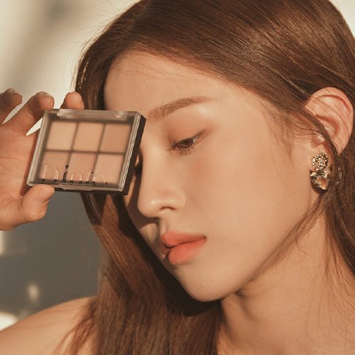 Dinto Blur-Finish Shadow 5.4g #701 Jane Austen - Daebak