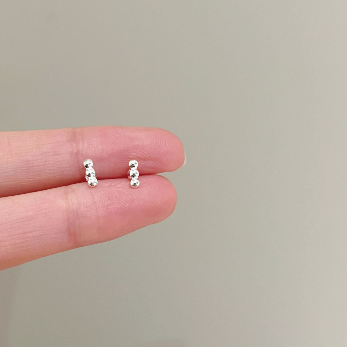 High-grade Bow Small Sier-plated Geometric Korean Earrings - Daebak