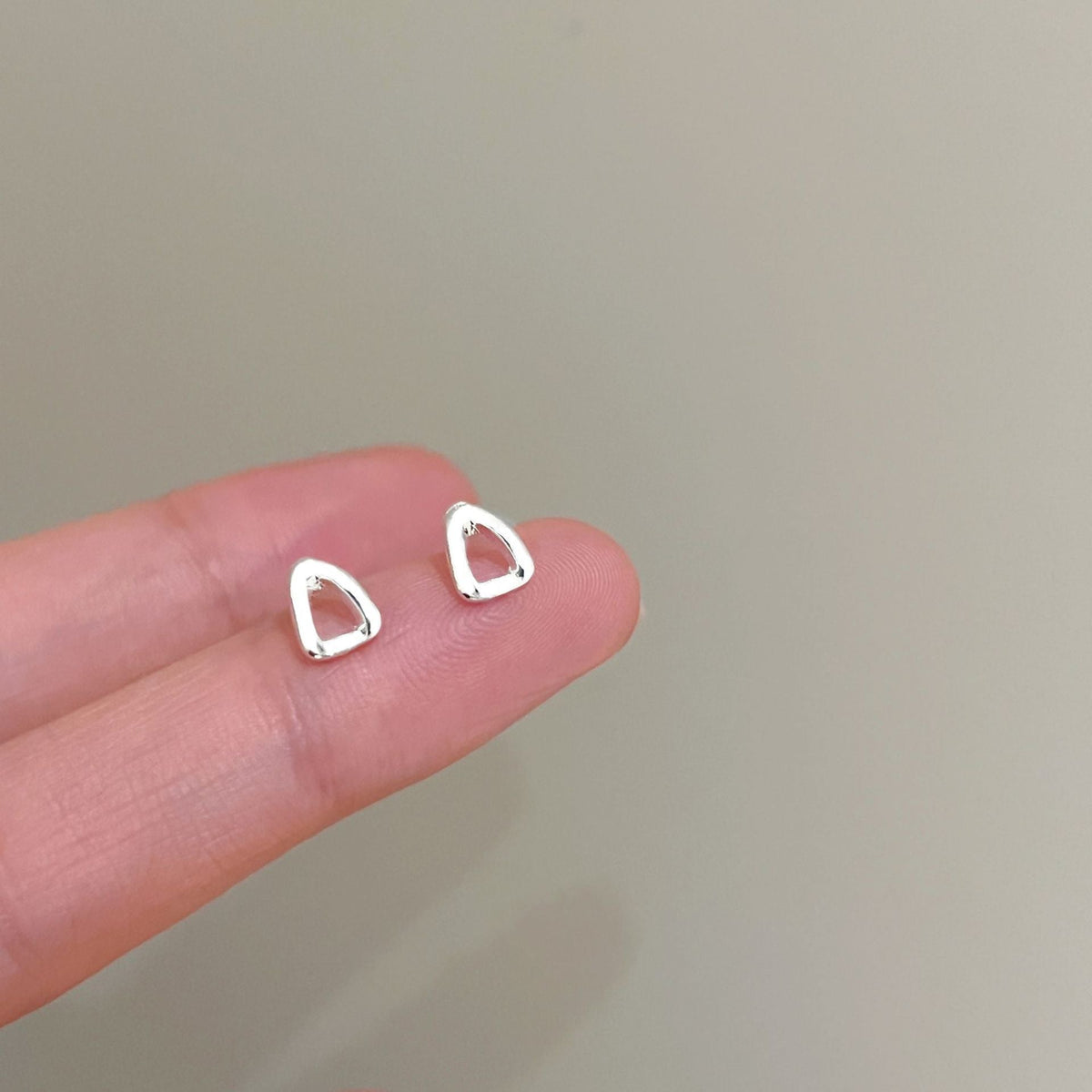 High-grade Bow Small Sier-plated Geometric Korean Earrings - Daebak