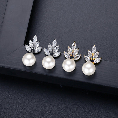Horse Eye Copper Inlaid Zircon Shell Earrings - Daebak