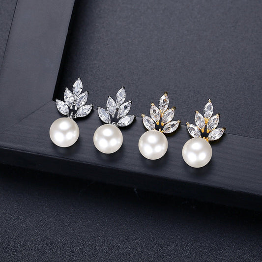 Horse Eye Copper Inlaid Zircon Shell Earrings - Daebak