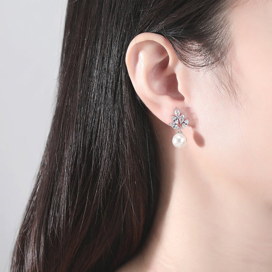 Horse Eye Copper Inlaid Zircon Shell Earrings - Daebak
