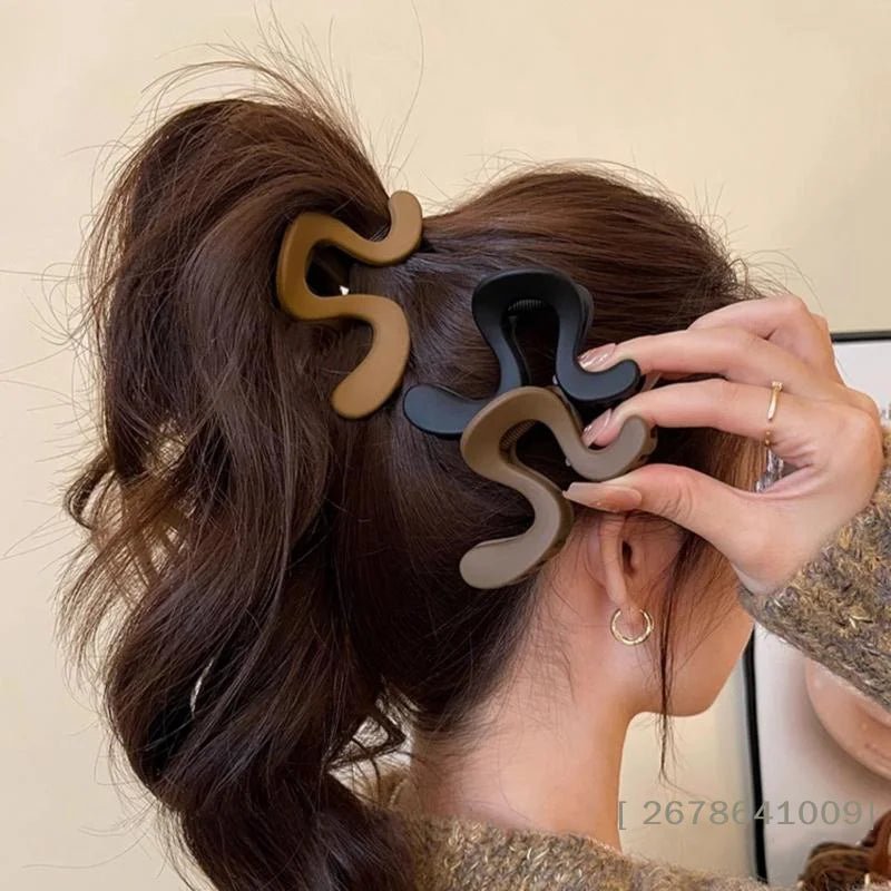 ⚑Korean Simple Matte Hair Clips Retro Geometric Claw Clips Elegant Premium Half-Up Hair Clips Shark Clip - Daebak