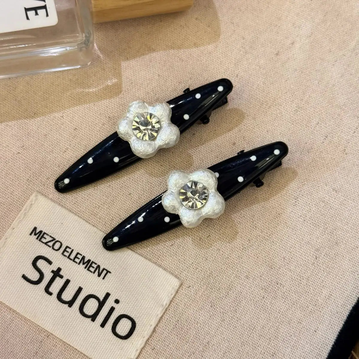 Sweet Polka Dot Pearl Flower Clip Womens Bangs Clip Elegant Fashion Korean Style Duckbill Hair Rhinestone Accessory Pair Set - Daebak