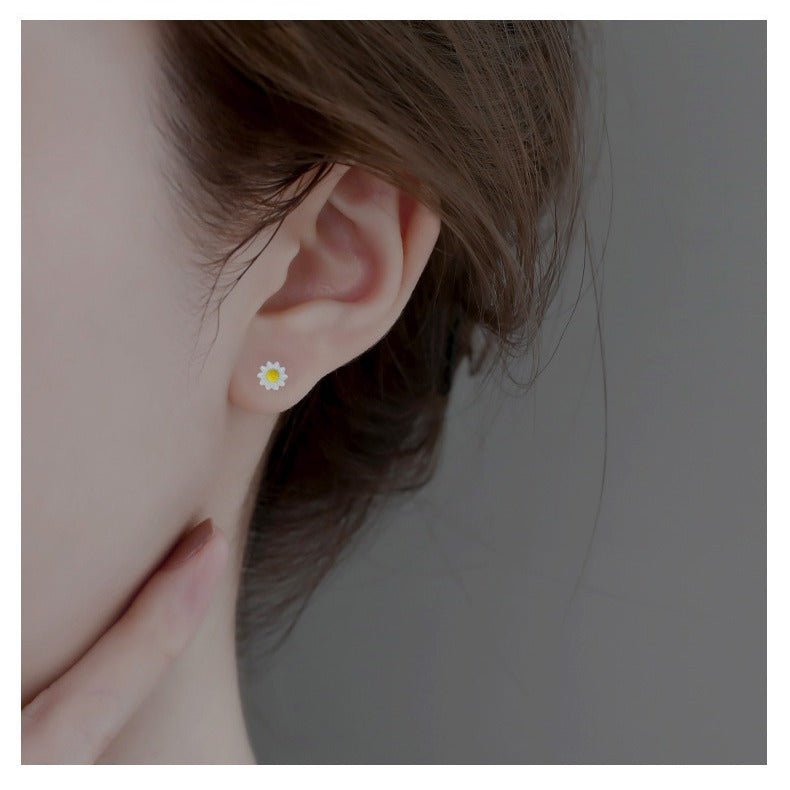 Temperamental Minority Exquisite Camellia Cherry Blossom Korean Stud Earrings - Daebak
