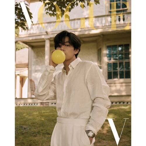 Vogue Korea October 2022 Issue (Cover: BTS V) *Limited Stock - Daebak