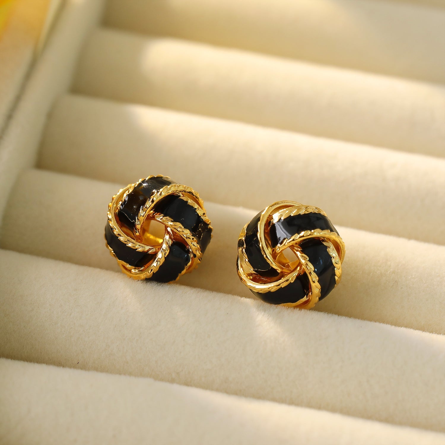 Women's Glaze Knotted Circle Ear Fashion Minority Earrings - Daebak