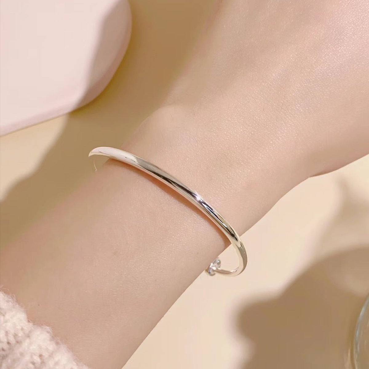 Women's Korean Fashionable Round Belly Glossy Light Simple Bracelet - Daebak