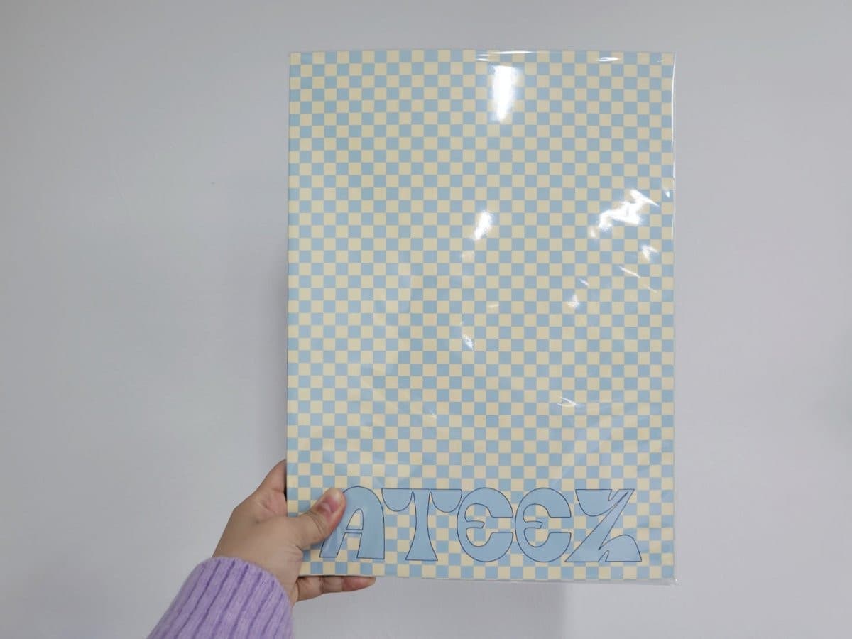 ATEEZ [ATINY Room] Poster Book + 1 ATEEZ Cashbee - Daebak