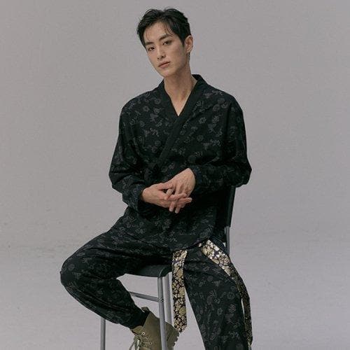 [Hyungwon Wears!] LESLEE Long Sleeved Pattern Life Hanbok - Daebak